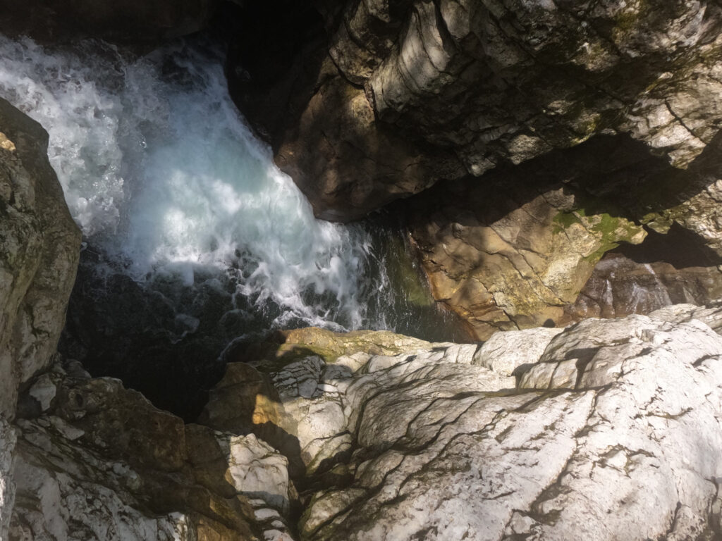 L'un des siphons du Canyon des Gorges de Chailles proche de Voissant en Chartreuse en Isère